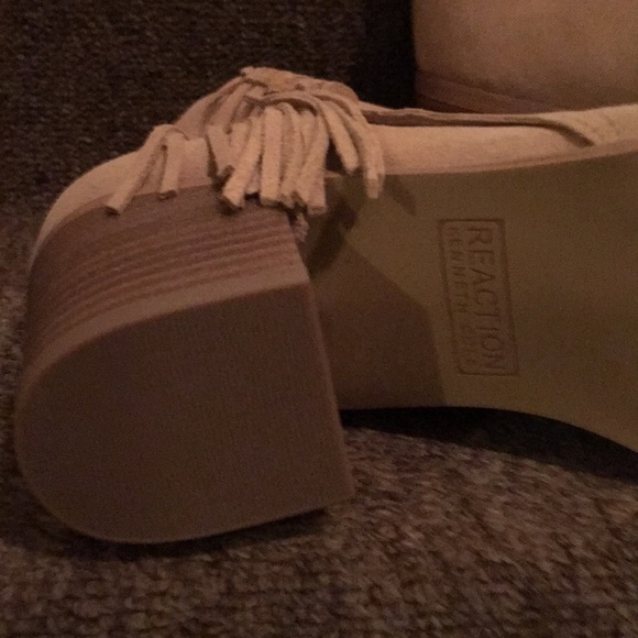 🤠 NWT Reaction Kenneth Cole Genuine Suede Booties - Picture 7 of 8